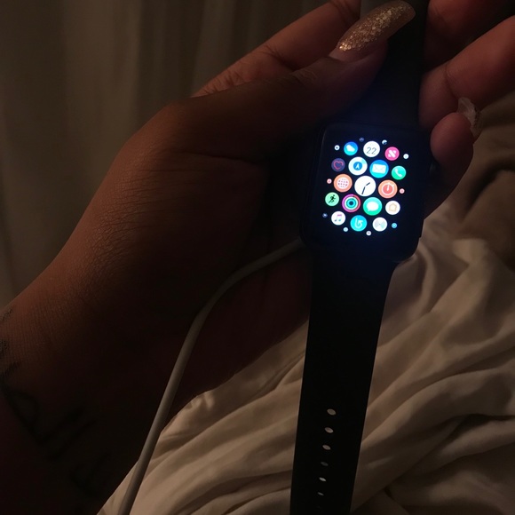 Apple Watch - Picture 2 of 3